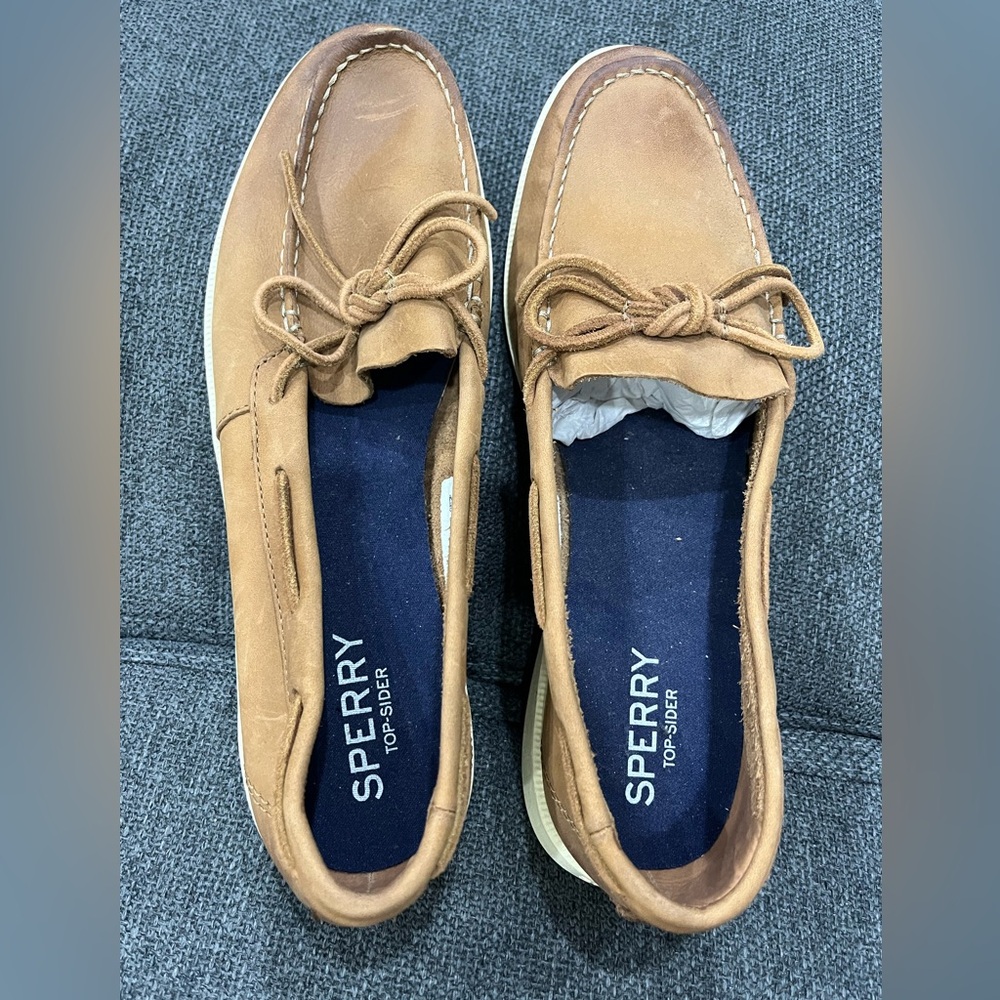 NWOT Sperry Women’s Top Sider Size 11- few scratches